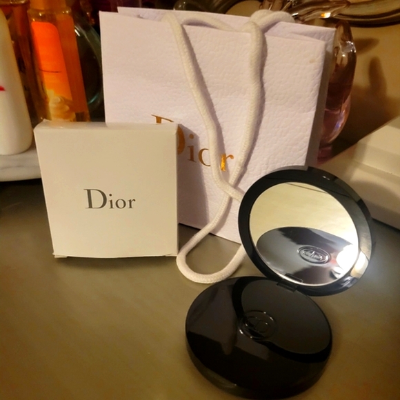 Christian Dior Mirror with Original Box and Bag - Picture 3 of 4